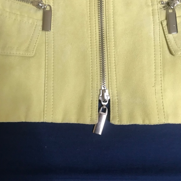 Women’s Yellow Zip Up Jacket Size M Faux Suede Moto Style Pockets Shoulder Pads - Picture 9 of 14